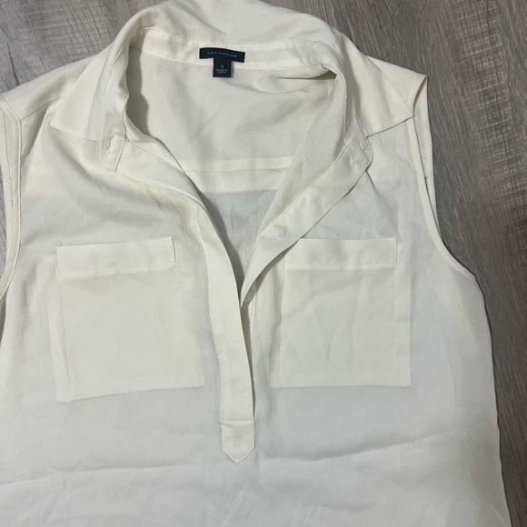 Ann Taylor Ivory Sleeveless Blouse small - Picture 4 of 5